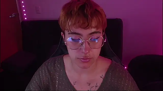 Miacatsito3 online show from October 1, 3:33 am