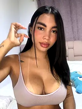 karolaalcendra online show from October 9, 4:27 am