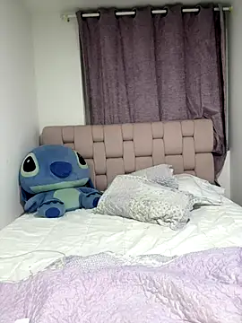 karolaalcendra online show from November 14, 4:23 am