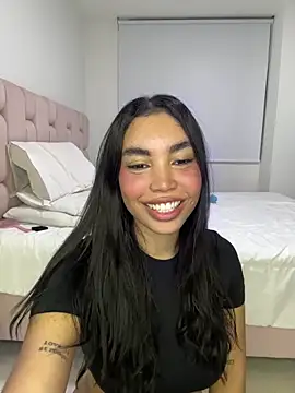 karolaalcendra online show from April 20, 12:13 am