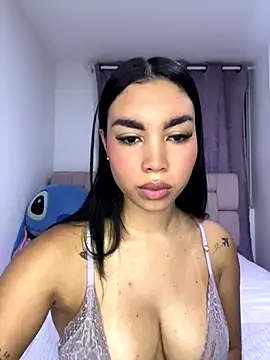 karolaalcendra online show from December 17, 4:05 am