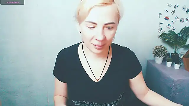 EmmaCat  online show from January 12, 6:07 am