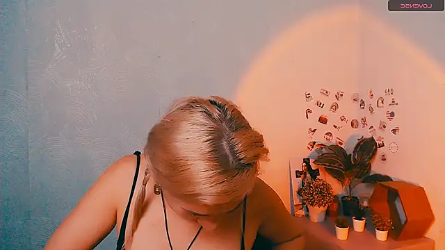 EmmaCat  online show from November 27, 11:57 am