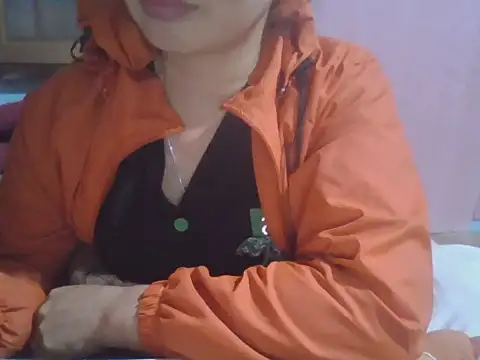 AmyChan086 online show from February 12, 2:30 pm