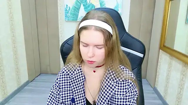 Alida Brice online show from November 17, 6:14 am