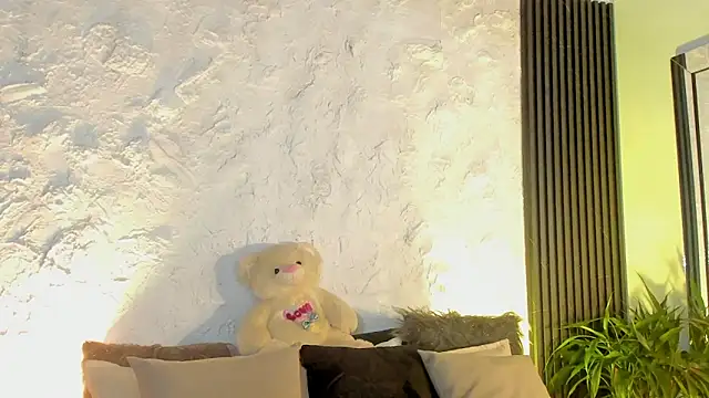 joselin rouse online show from December 18, 12:21 pm