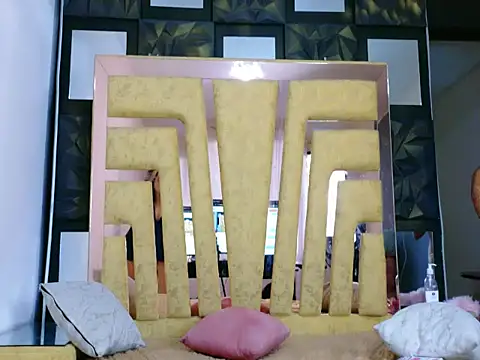 CailinANDrouse online show from October 4, 1:06 pm