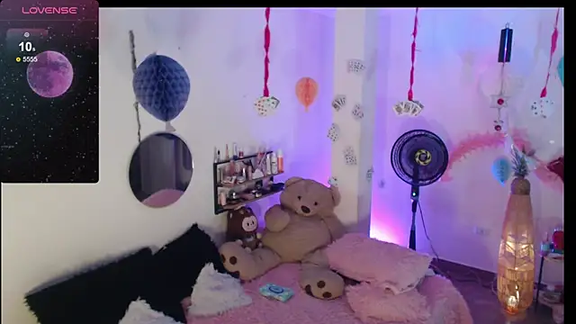 danny 1hotcute online show from June 24, 8:46 am