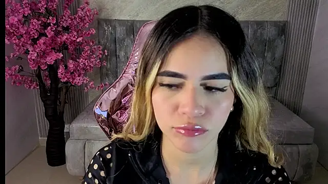 lilith4 s online show from October 29, 3:11 am