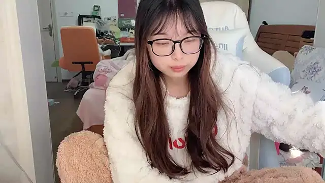 Akong11 online show from December 19, 3:21 am