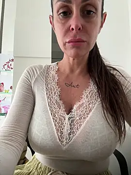 ainaht online show from February 5, 2:42 pm