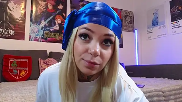 KiraQuinn1 online show from September 23, 4:16 pm