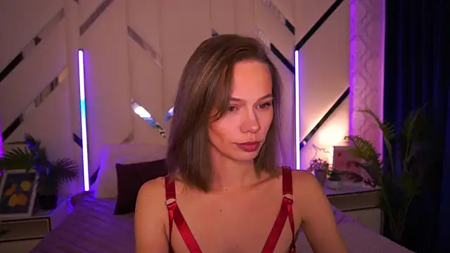 ShyySiren online show from December 18, 2:33 pm