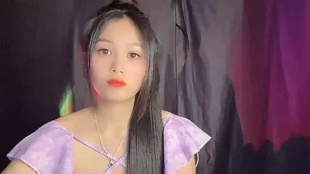 Lyly4757 online show from September 26, 2:58 pm