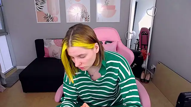 SabrinaRayX online show from April 18, 12:18 pm