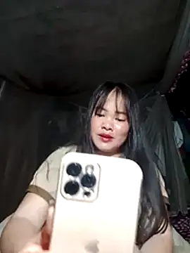 emilyzz online show from February 13, 1:24 pm