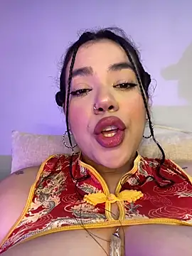 krisstenSantos online show from October 15, 1:36 pm