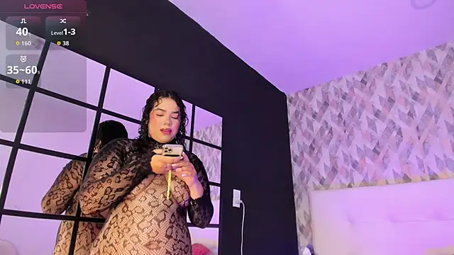 krisstenSantos online show from September 24, 12:04 pm