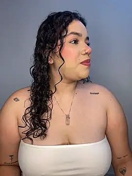 krisstenSantos online show from November 11, 12:02 pm