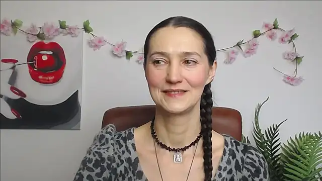 TayaFinch online show from February 6, 1:36 pm