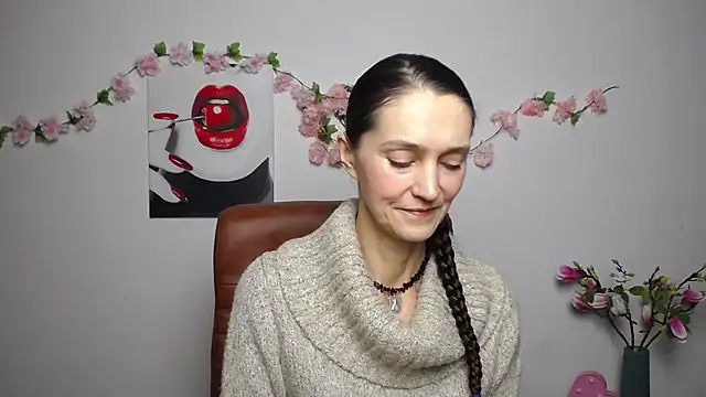 TayaFinch online show from November 10, 2:12 pm