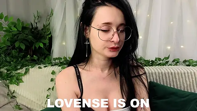 DarcyAspacio online show from February 13, 11:45 am