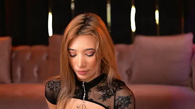 SiennaJayden online show from June 6, 8:20 am