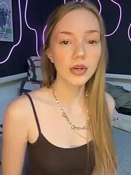 MilaMoone online show from February 8, 11:25 am