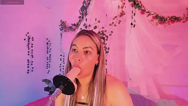 chubbyZoe online show from November 12, 1:14 am