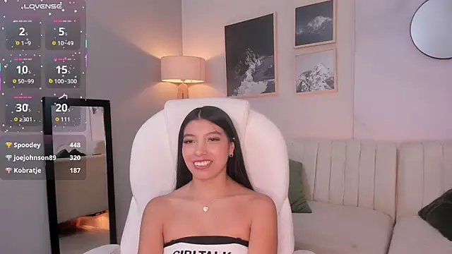 Tiffany Low online show from December 20, 1:04 pm