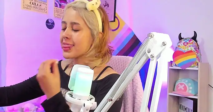 NekoWaifu online show from September 27, 1:29 pm