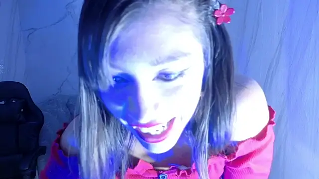 Isabella Blondetf online show from November 20, 8:32 pm