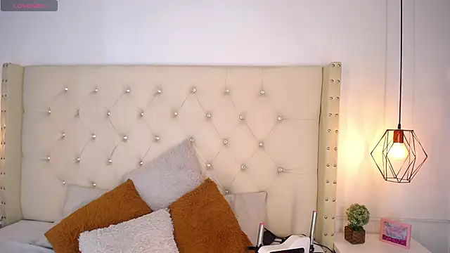 bycandy  online show from January 18, 1:29 pm