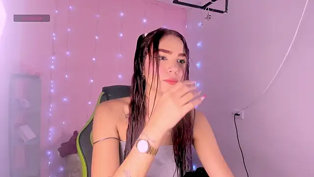 ashlysmith 01 online show from September 18, 5:17 am