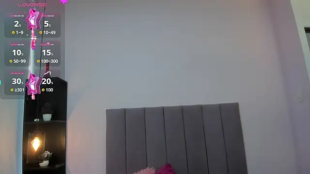 HoollyHendrix online show from October 10, 8:03 pm