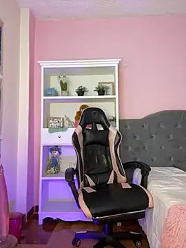 camila1 torres  online show from April 6, 10:00 pm