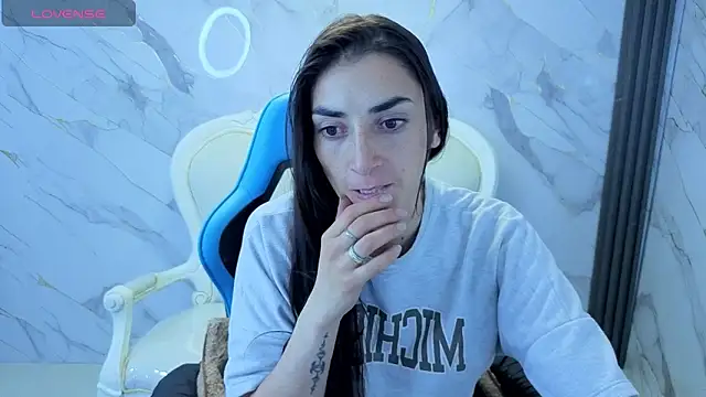 Maily a  online show from April 21, 3:24 am