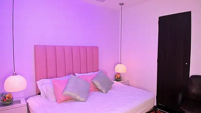 Amy Ferreira online show from October 10, 3:00 am