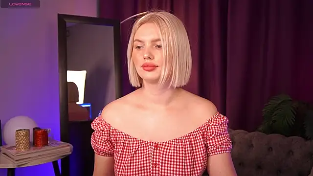 Amelia Wells online show from November 10, 4:07 am