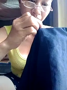 donna-bae online show from June 17, 9:43 am