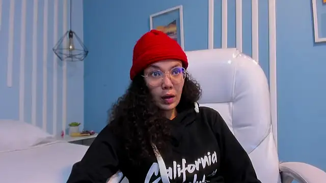 SweetStarr  online show from October 8, 12:42 pm