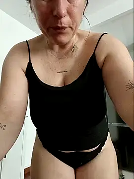 bichota85 online show from March 7, 10:33 am