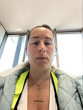 bichota85 online show from April 10, 8:53 am