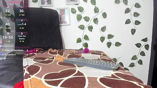 brittanyy20 online show from October 31, 12:42 pm