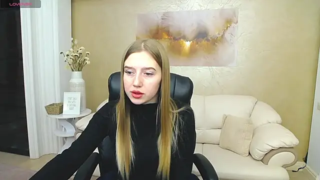 KissMe Now  online show from November 7, 2:00 pm