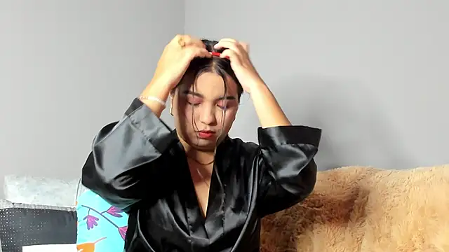 LunaWiill  online show from February 14, 8:33 pm