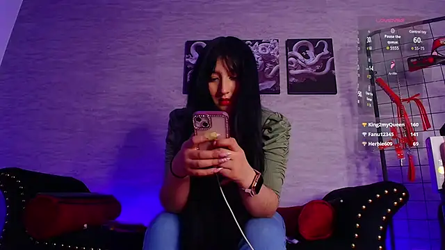 Daphnee-x online show from February 9, 10:45 pm