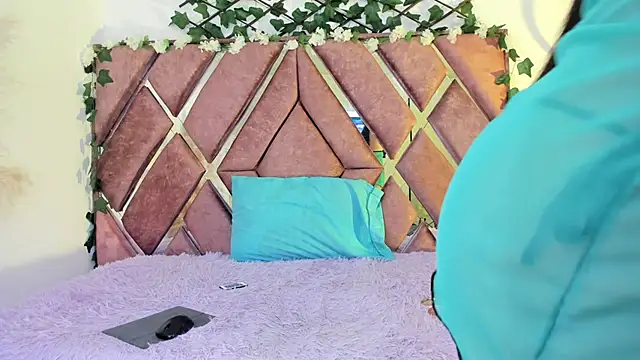 Flufi 740 online show from September 29, 11:04 am