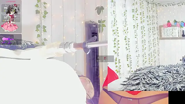 Ashley  Jones   online show from February 19, 9:09 am