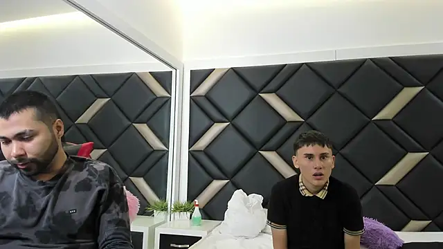 Hot Threesomee online show from November 25, 1:13 pm